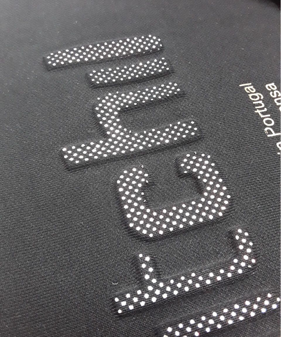 Embossed-Debossed-com-prensa-03