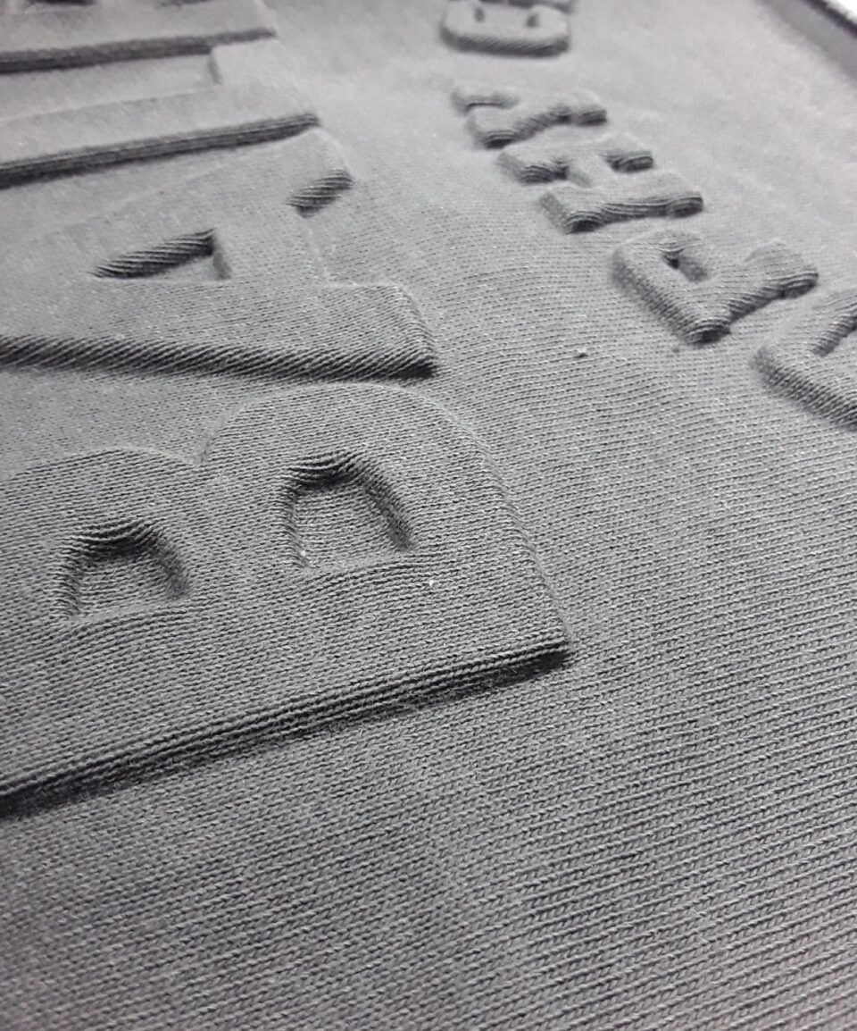 Embossed-Debossed-com-prensa-05