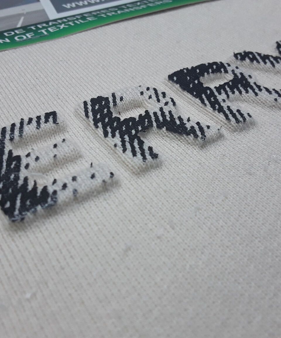 Embossed-Debossed-com-prensa-06