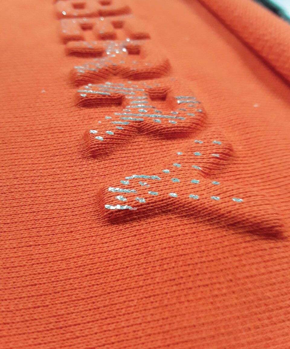 Embossed-Debossed-com-prensa-13